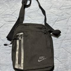 NIKE ショルダーバッグ ブラックのサムネイル