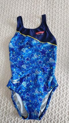 再値下げ☆KONAMI 水着 130のサムネイル