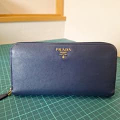PRADA サフィアーノ ラウンドファスナー 長財布 ネイビー - メルカリ