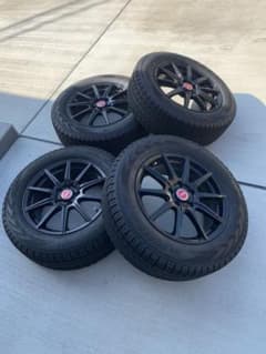(値下)17インチスタッドレスタイヤ&ホイール4本セット(225/65/R17)のサムネイル