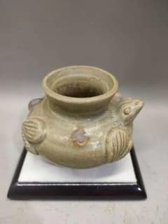 越窯蛙型水盂 青磁蛙型水盂 陶芸 文房四宝 骨董品 古美術 - メルカリ