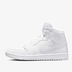 Nike エアジョーダン1 ミッド  トリプルホワイトのサムネイル