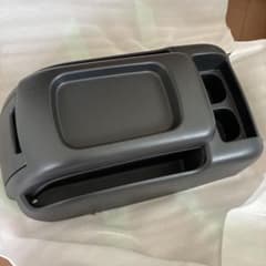 ハイエース 新車外し センターコンソールボックス 200系9型のサムネイル