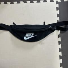 NIKEバックのサムネイル
