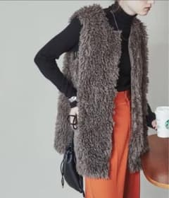 新品タグ付き　angie  プードルフェイクファーのサムネイル