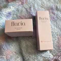 flavia THE MOISTURE CREAM & ESSENCE セットのサムネイル