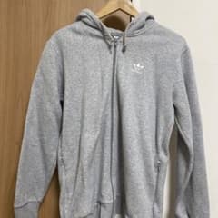 ジップパーカー　adidasのサムネイル