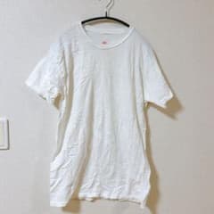 Vintage 90s Hanes T-shirt, red tag, plain white, size M.