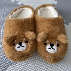 柴犬デザインのふわふわスリッパのサムネイル