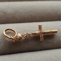 【猛暑セール限定お値下げ】K18 ダイヤモンド クロスペンダントトップのサムネイル