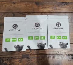 Nonoちゃん様専用　GRANDS　プレミムアキャットフード　3袋のサムネイル