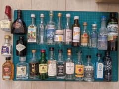 世界のお酒ミニチュアボトルコレクションのサムネイル