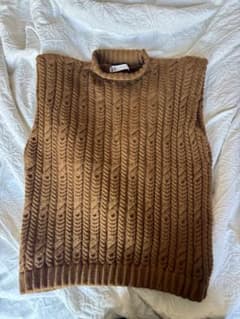 Zara ニットベスト(茶色)のサムネイル