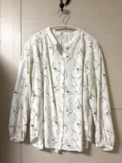 GLOBAL WORK 長袖 ブラウス 花柄 Mサイズのサムネイル