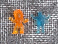 仮面ライダーBLACK 消しゴムフィギュア2体（ハチ怪人・アネモネ怪人