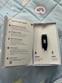 Fitbit スマートウォッチ 本体 ブラック、その他付属品ありのサムネイル