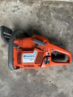 Husqvarna 353 チェーンソー 本体のサムネイル
