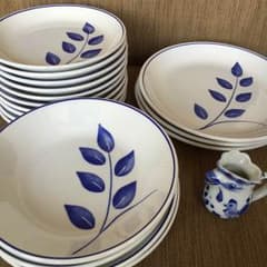 イタリアのお土産屋さんで購入！お皿セット！❤️のサムネイル