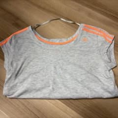 adidas トレーニングTシャツ グレーのサムネイル
