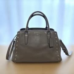 COACHコーチ 2way トートバッグ ショルダーバッグ スタッズ グレージュ 