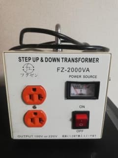 さらに値下げ  フクゼン アップダウントランス変圧器  2000W,のサムネイル