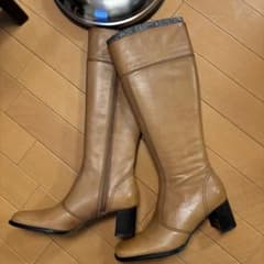 新品ベージュ レザー ロングブーツ 24.0cmのサムネイル