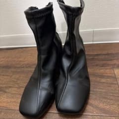 ブラック ショートブーツ バックジップのサムネイル