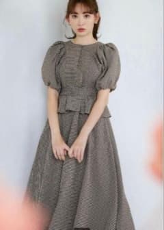 美品】Herlipto Portofino Belted Check Dres - メルカリ