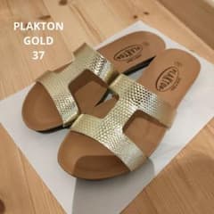土日値下げ！プラクトン　GOLDサンダル　37のサムネイル