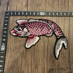 非常に大きい赤鯉の刺繍アイロンワッペンのサムネイル