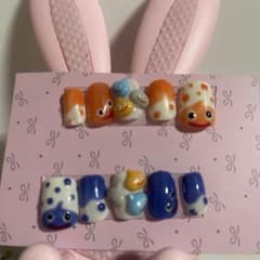 カラフルデザインネイルチップのサムネイル