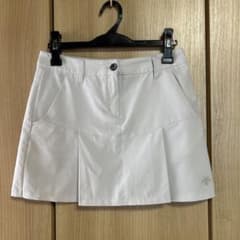 日曜日限定割引　デサント　レディーススカート Mのサムネイル