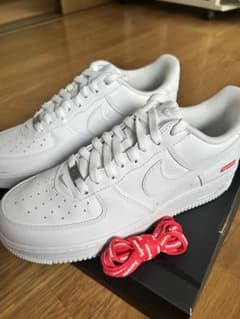 Supreme Nike Air Force 1 Whiteのサムネイル