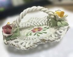 イタリア製 陶器製 バスケット 花柄 ローズ装飾のサムネイル