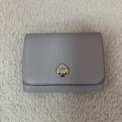 【新品未使用】kate spade NEW YORK 二つ折り財布のサムネイル