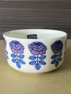 【新品未使用】マリメッコ　ヴィヒキルース　プレート　限定　パープル　紫　皿 Marimekko】香港中国限定 マリメッコ ヴィヒキルース プレート