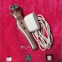 ララルーチュ レジーナ コアパルス 美顔器 小顔 ほうれい線のサムネイル