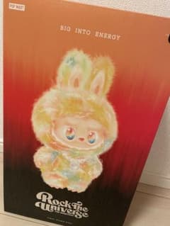 POP MART ラブブのサムネイル