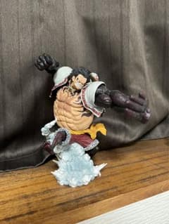 ワンピースフィギュア　ルフィギア4のサムネイル