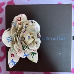 に*こ様 LOUIS VUITTON マルチカラー コサージュ ブローチ に*こ様 LOUIS VUITTON マルチカラー コサージュ ブローチ - メルカリ