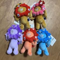 ミャクミャク　推しカラー　ぬいぐるみキーホルダー　3個セット ミャクミャク 推しカラー 日焼け ぬいぐるみキーホルダー 全色 5体