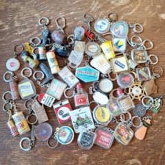 g240-g フレンチキーホルダー　30個　レア　レトロ　フランス　ノベルティ g240-g フレンチキーホルダー 30個 レア レトロ フランス ノベルティ