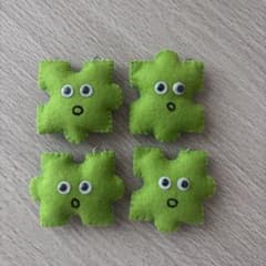 フェルトハンドメイドパズル型お守りのサムネイル