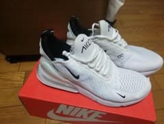 NIKE AIR ナイキ　エアマックス270のサムネイル