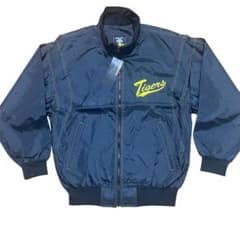 希少 阪神タイガース グランドコート XL 岡田監督 完売品 刺繍 デサント タグ付き】阪神タイガース グランドコート XL 岡田監督 刺繍 デサント