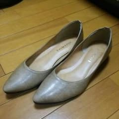 ★美品★ベージュパンプスのサムネイル