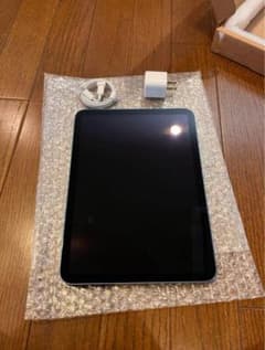 第10世代　Apple iPad 本体 充電器付き10.9インチ64GB ブルーのサムネイル