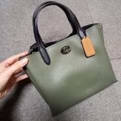 COACH Willow Tote 24のサムネイル
