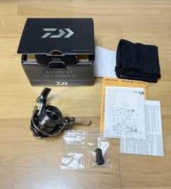 24 エアリティST SF 2000SS-H ダイワ コルクノブ 美品 24 エアリティSTSF 2000SSーH ダイワ コルクノブ 美品 - メルカリ