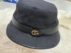 GUCCI ブラック GGパターン バケットハットのサムネイル